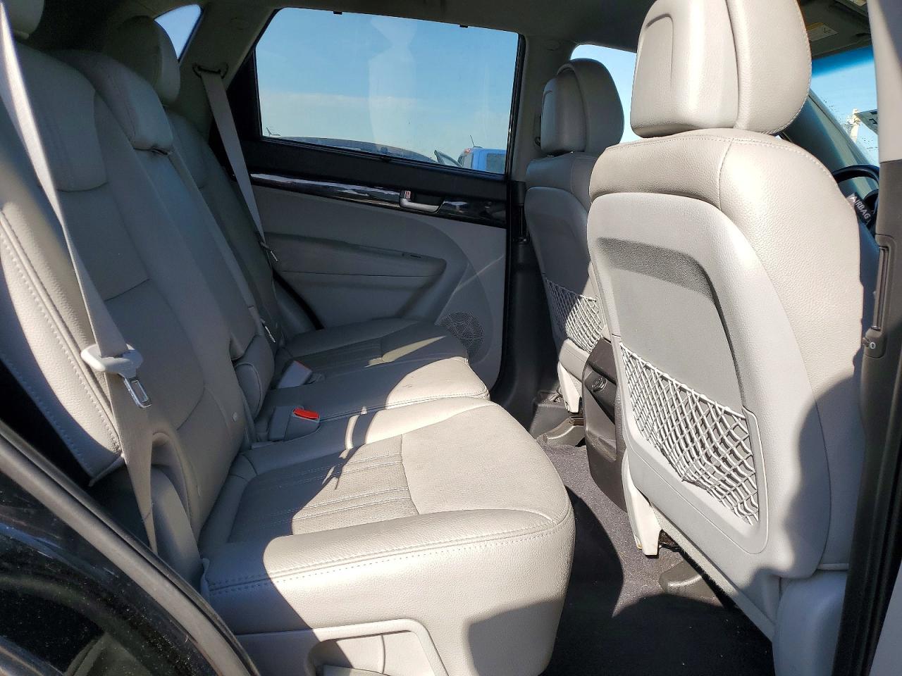 2015 KIA SORENTO LX photo 21