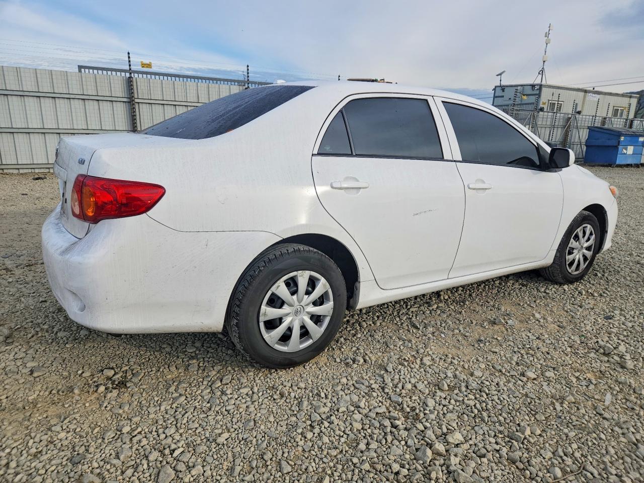 2010 TOYOTA COROLLA BASE photo 3