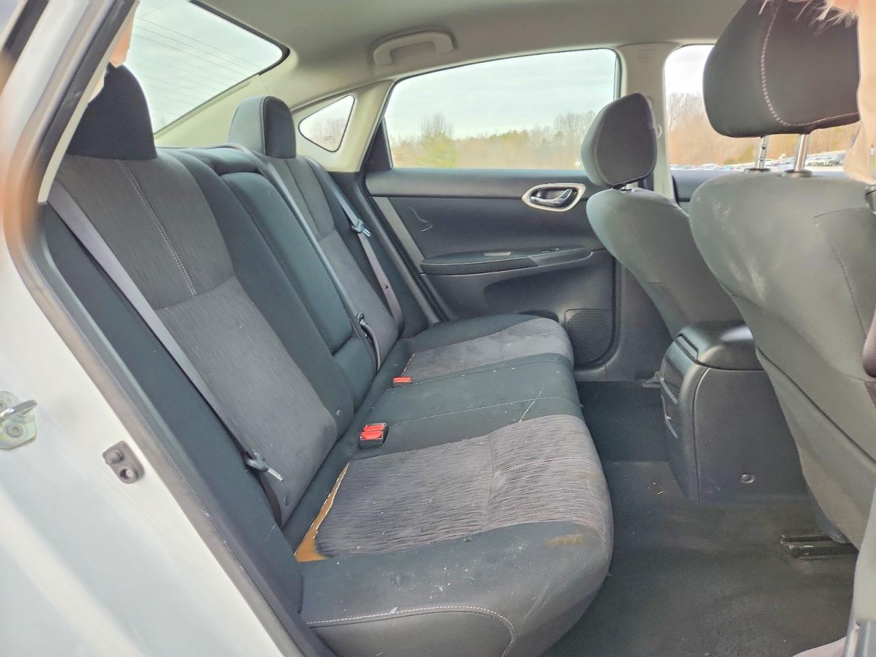 2015 NISSAN SENTRA S photo 28