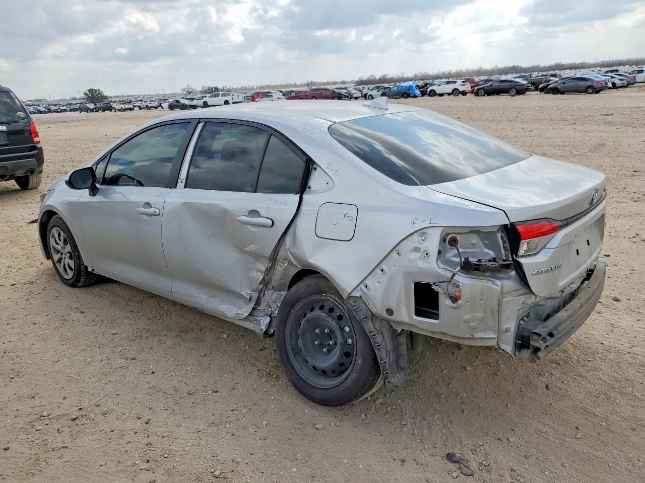 2024 TOYOTA COROLLA LE photo 2