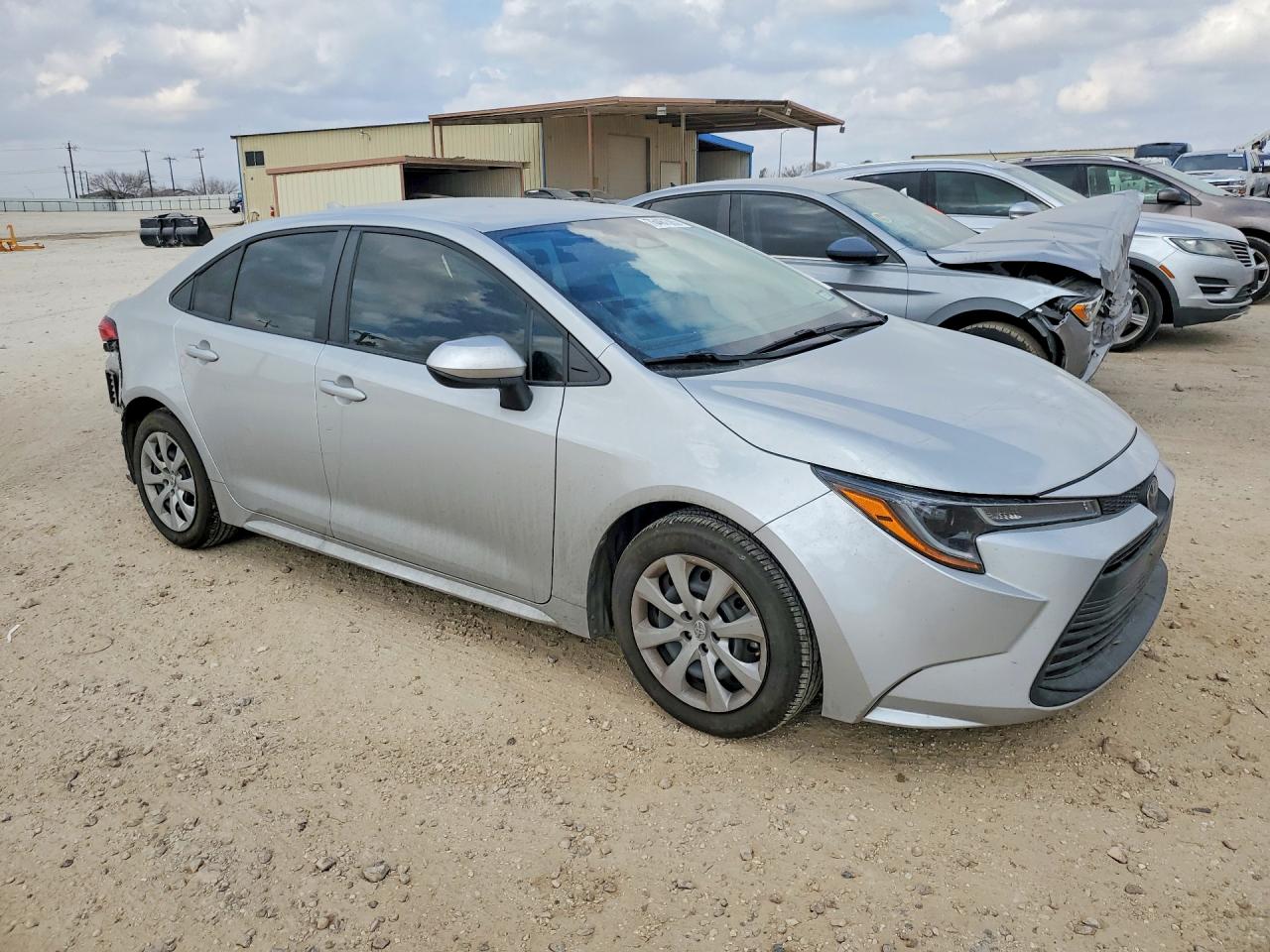 2024 TOYOTA COROLLA LE photo 4