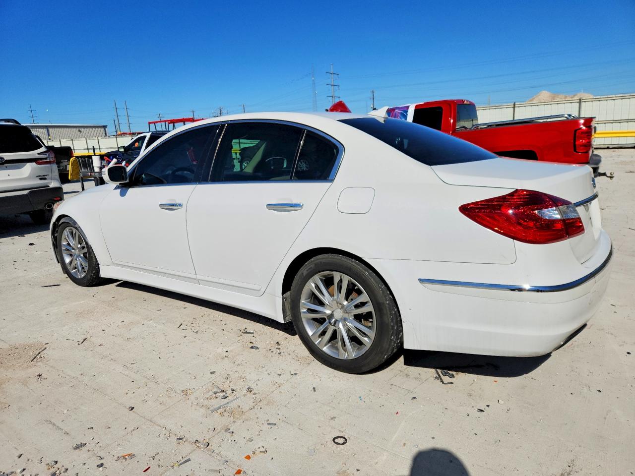 2013 HYUNDAI GENESIS 3.8L photo 3