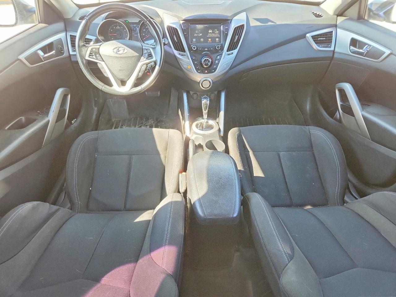 2017 HYUNDAI VELOSTER BASE photo 15