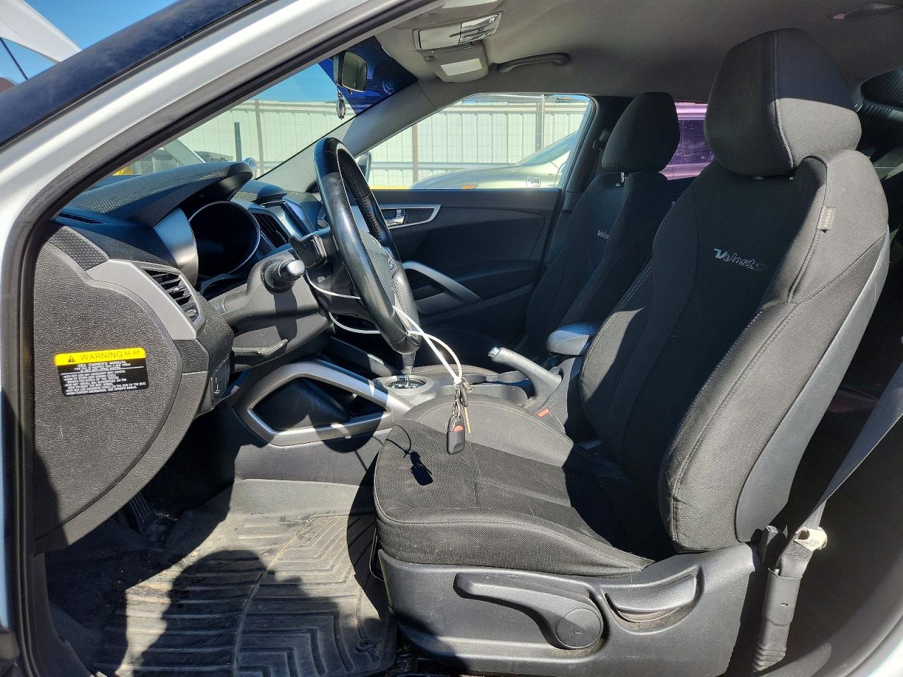 2017 HYUNDAI VELOSTER BASE photo 13