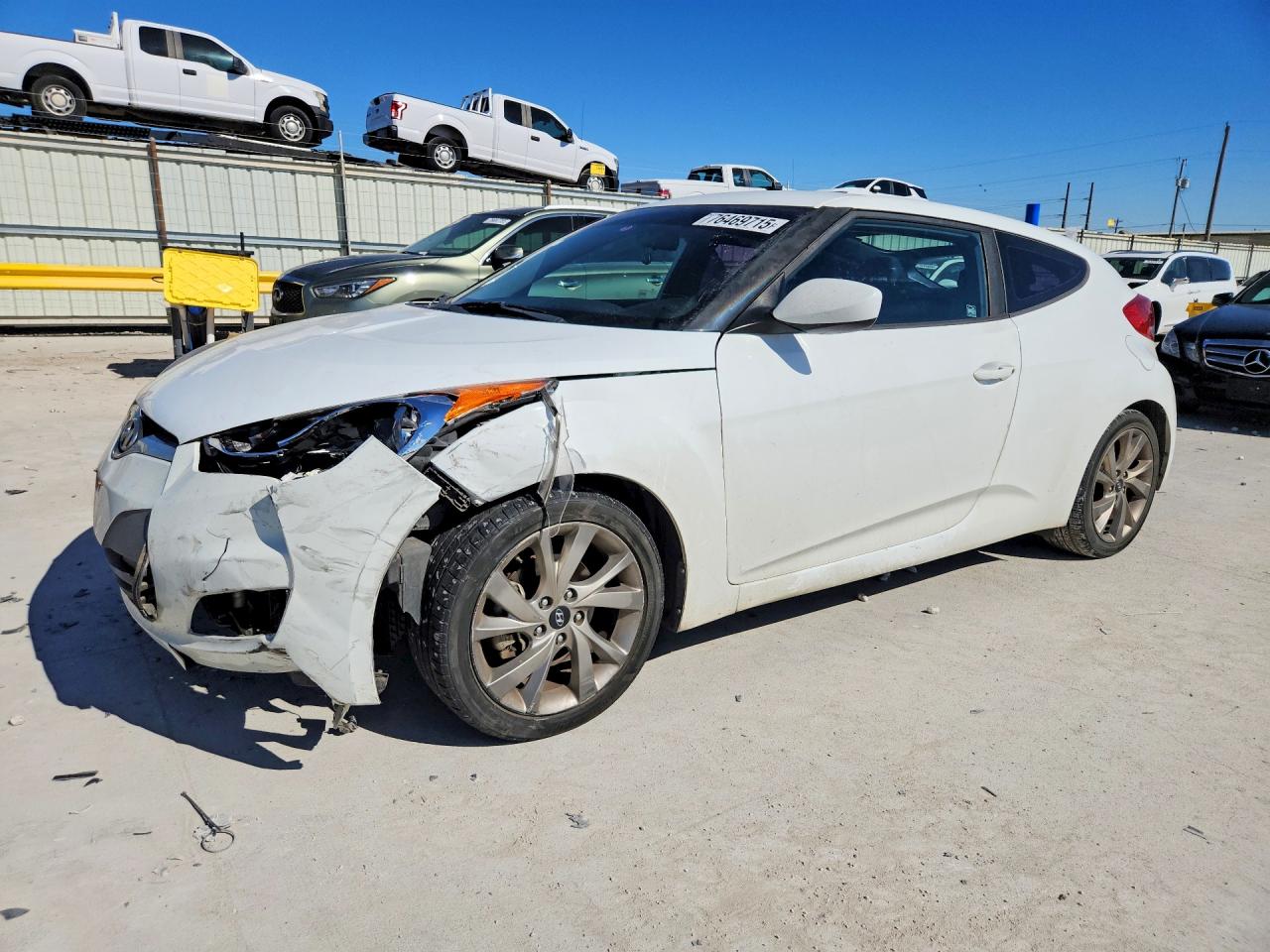 2017 HYUNDAI VELOSTER BASE photo 2