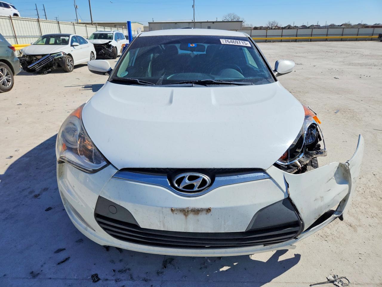 2017 HYUNDAI VELOSTER BASE photo 9