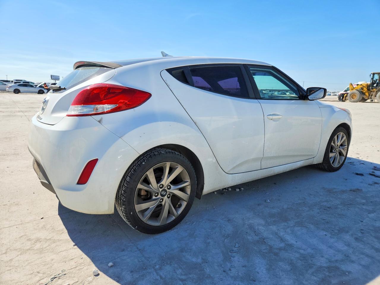 2017 HYUNDAI VELOSTER BASE photo 5