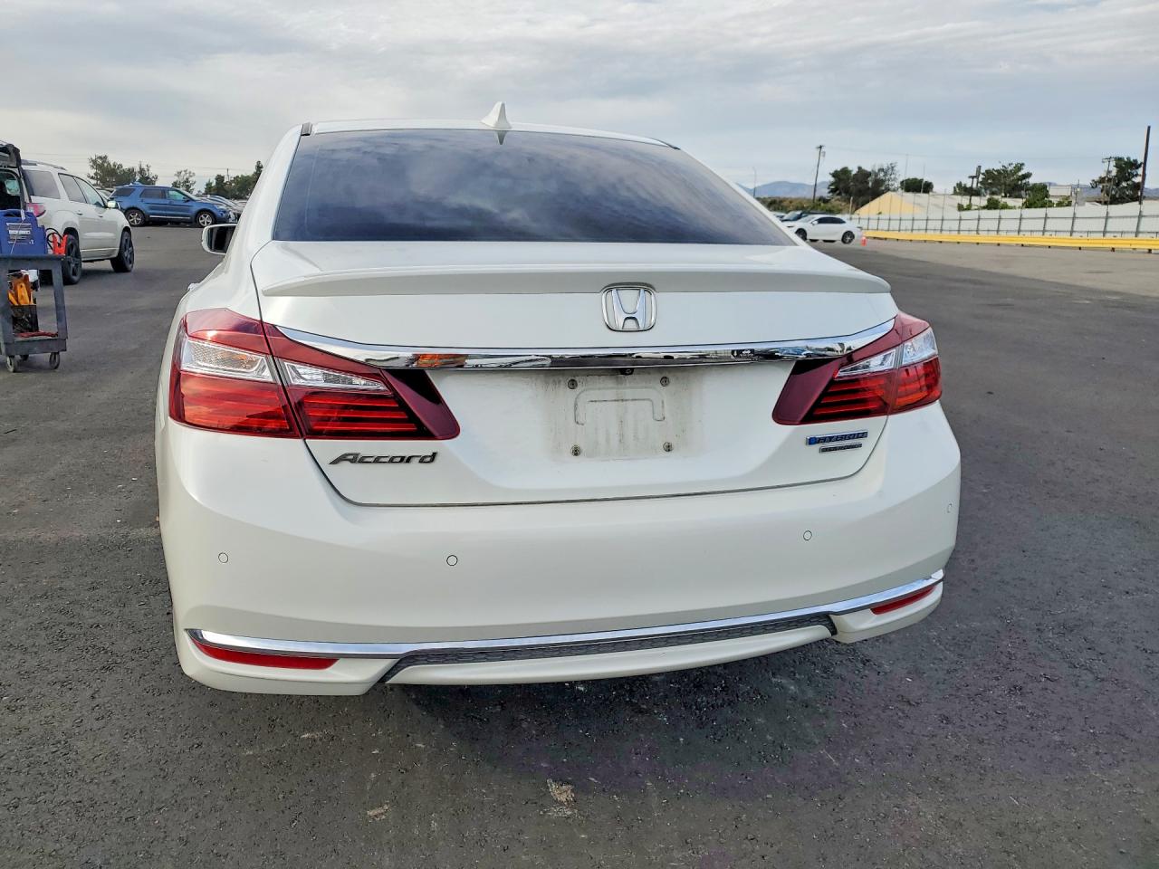 2017 HONDA ACCORD TOURING HYBRID photo 6