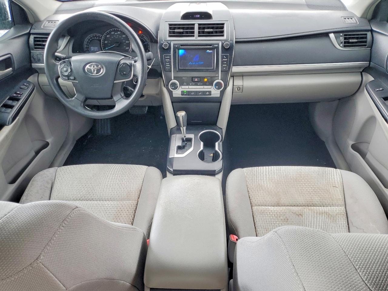 2013 TOYOTA CAMRY LE photo 22
