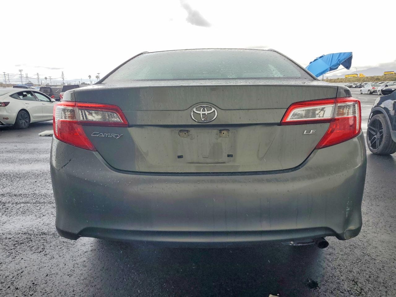 2013 TOYOTA CAMRY LE photo 16