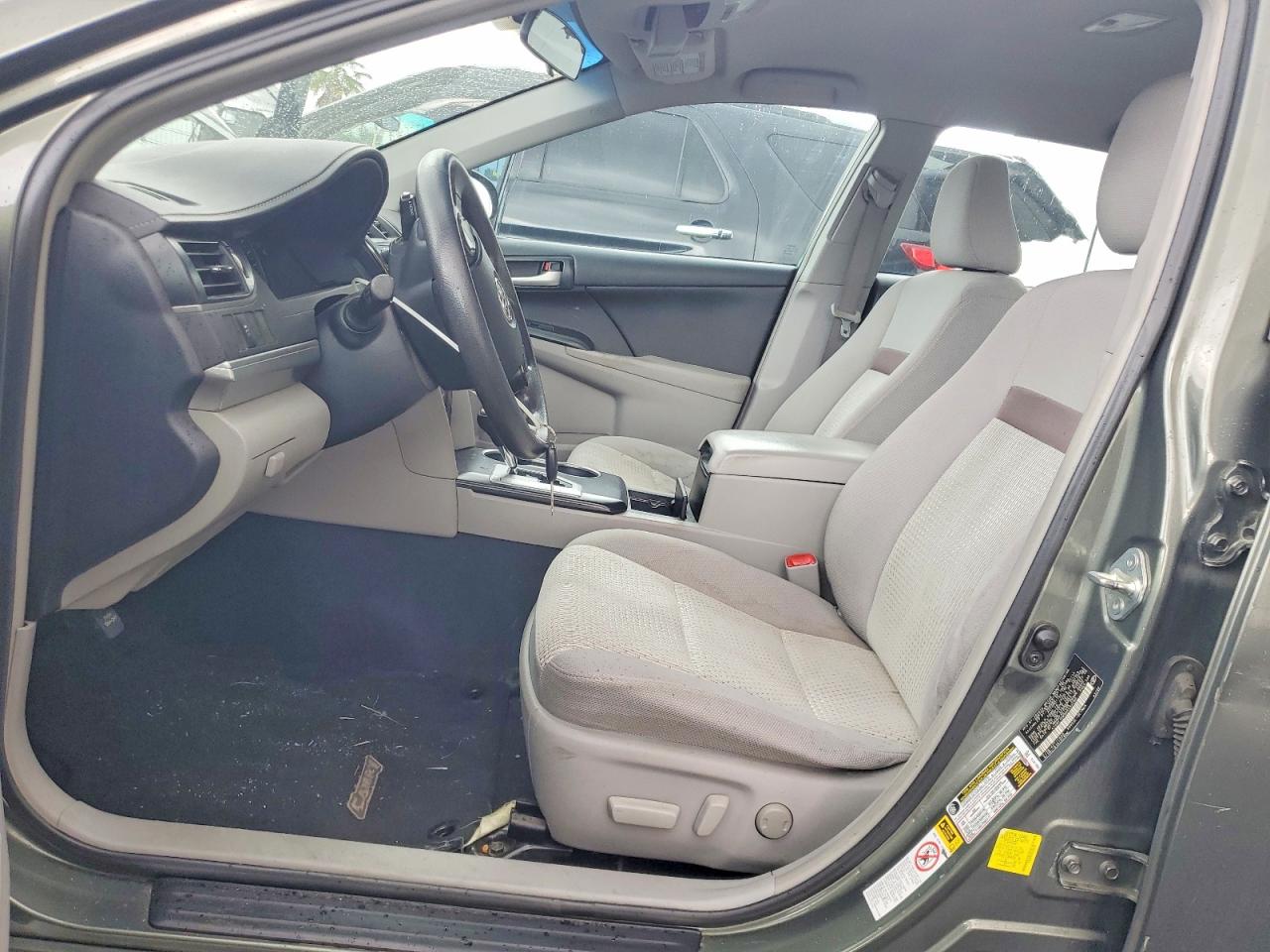 2013 TOYOTA CAMRY LE photo 19