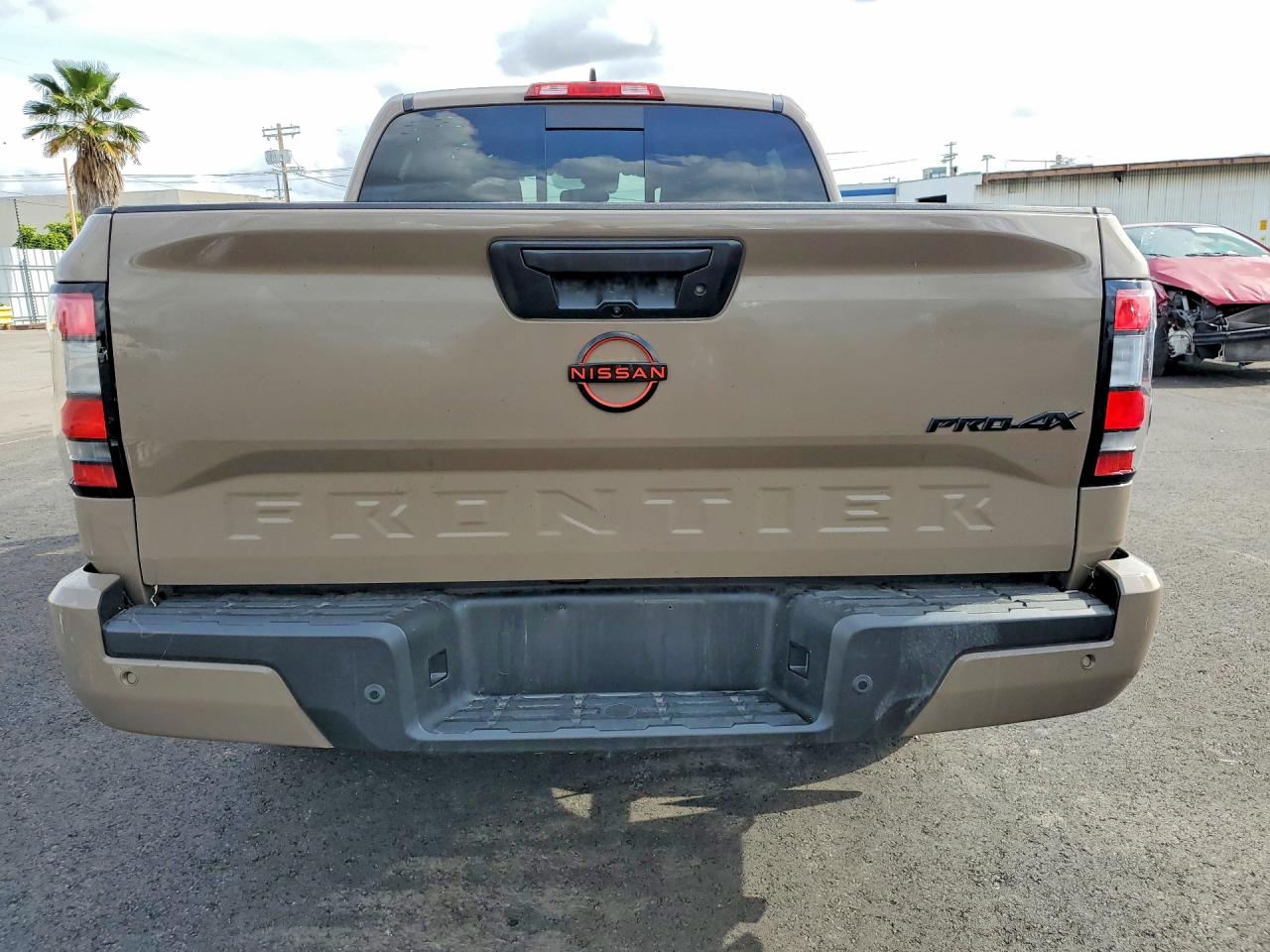 2024 NISSAN FRONTIER PRO-4X photo 11