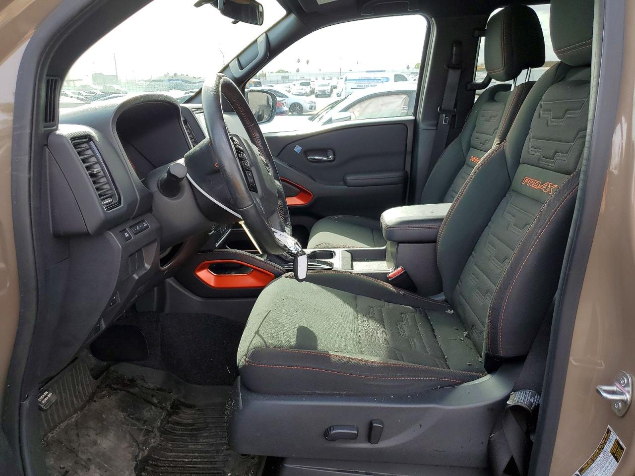 2024 NISSAN FRONTIER PRO-4X photo 13