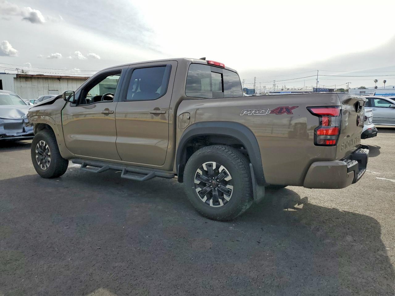 2024 NISSAN FRONTIER PRO-4X photo 3