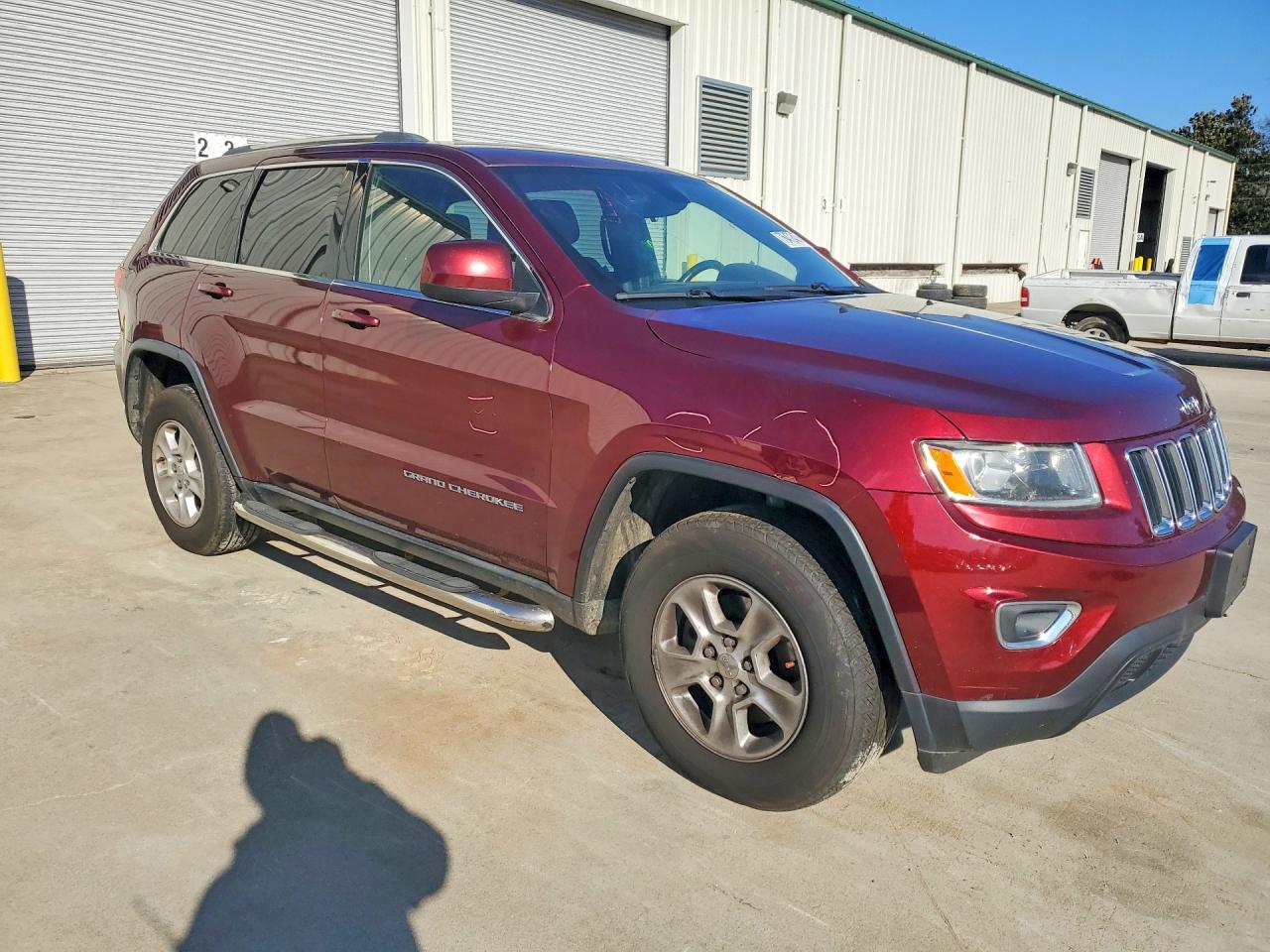 2016 JEEP GRAND CHEROKEE LAREDO photo 4