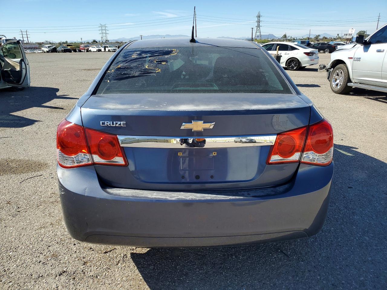 2014 CHEVROLET CRUZE LS photo 6