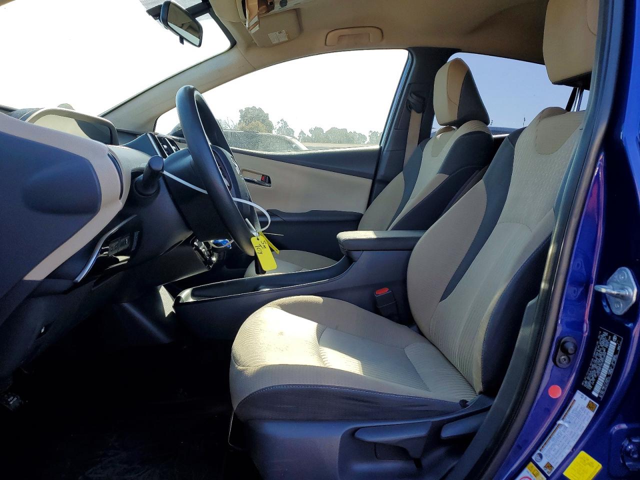 2016 TOYOTA PRIUS photo 19