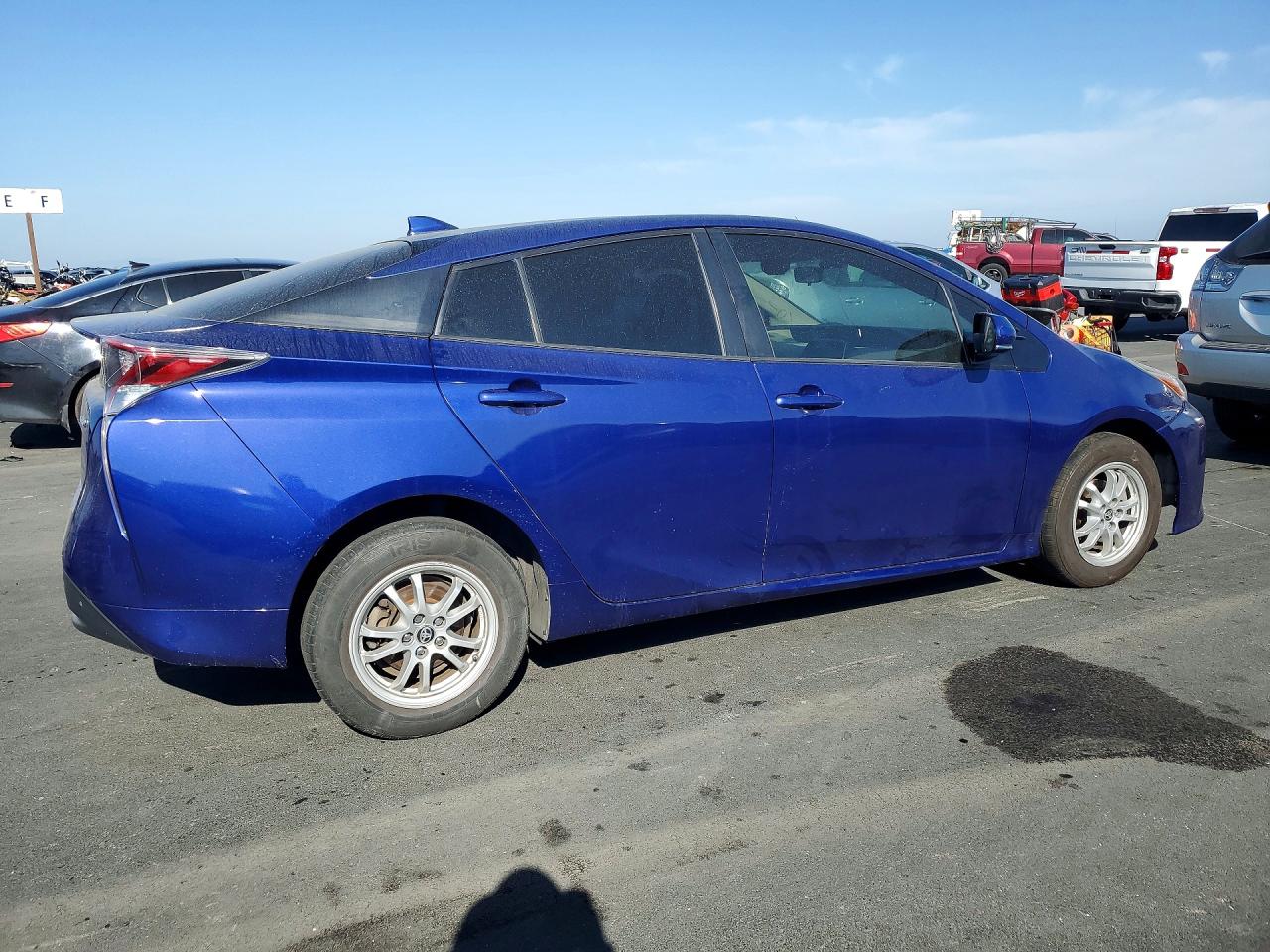 2016 TOYOTA PRIUS photo 7