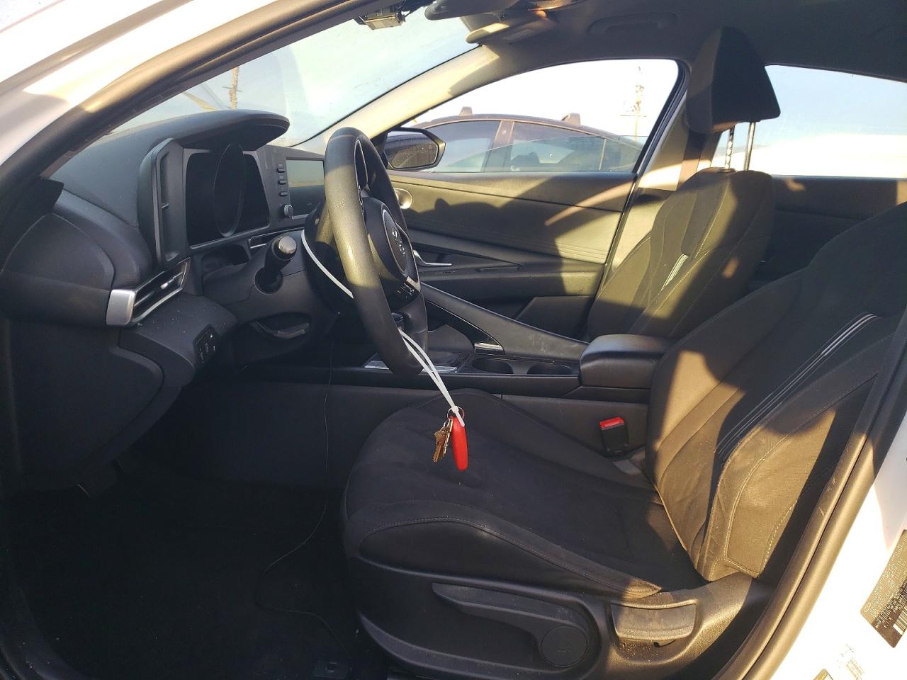 2022 HYUNDAI ELANTRA photo 7