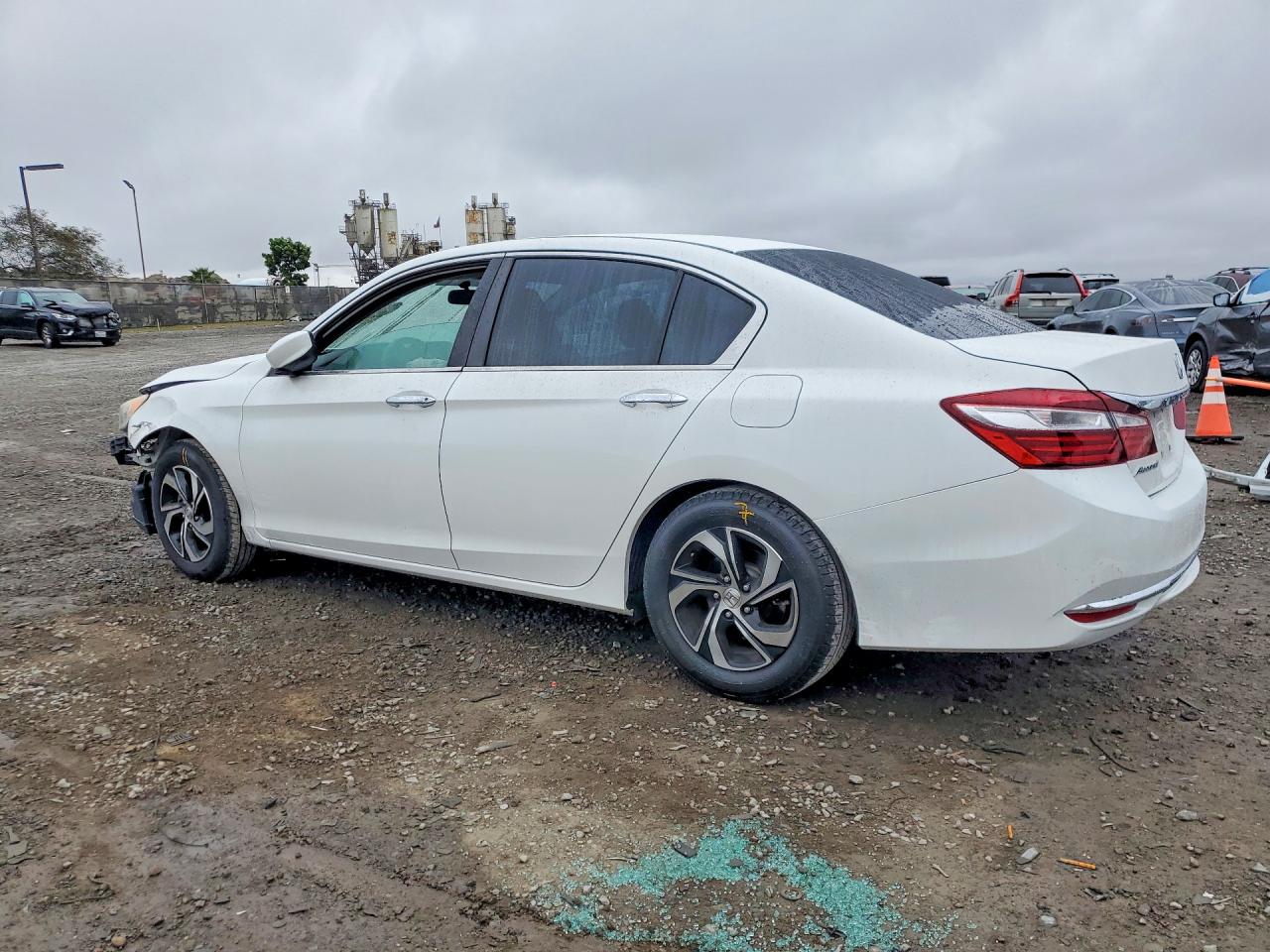 2017 HONDA ACCORD LX photo 3
