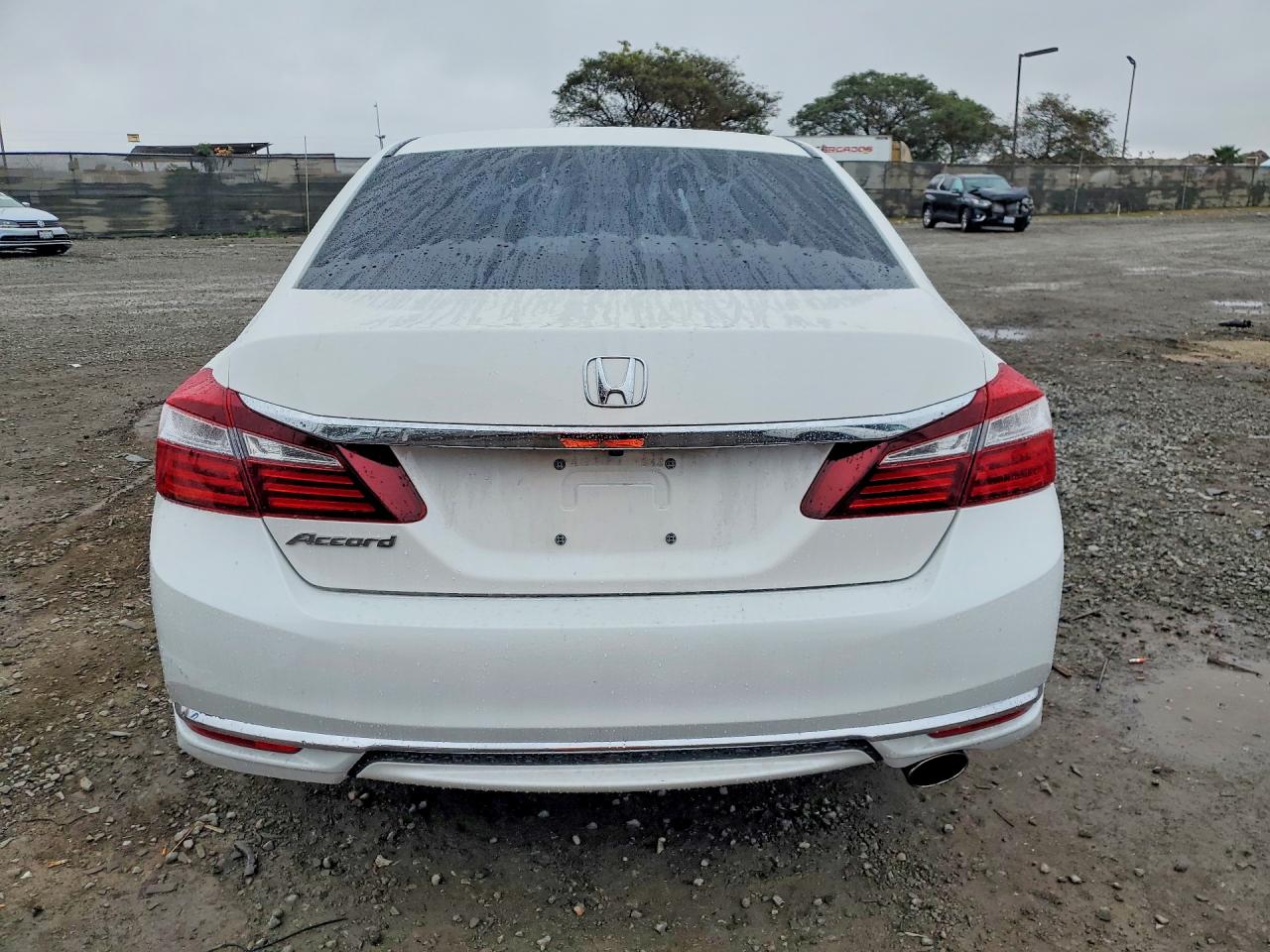 2017 HONDA ACCORD LX photo 11