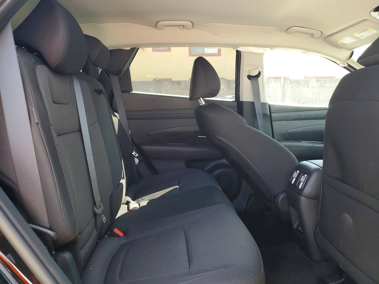 2026 HYUNDAI TUCSON SEL photo 10