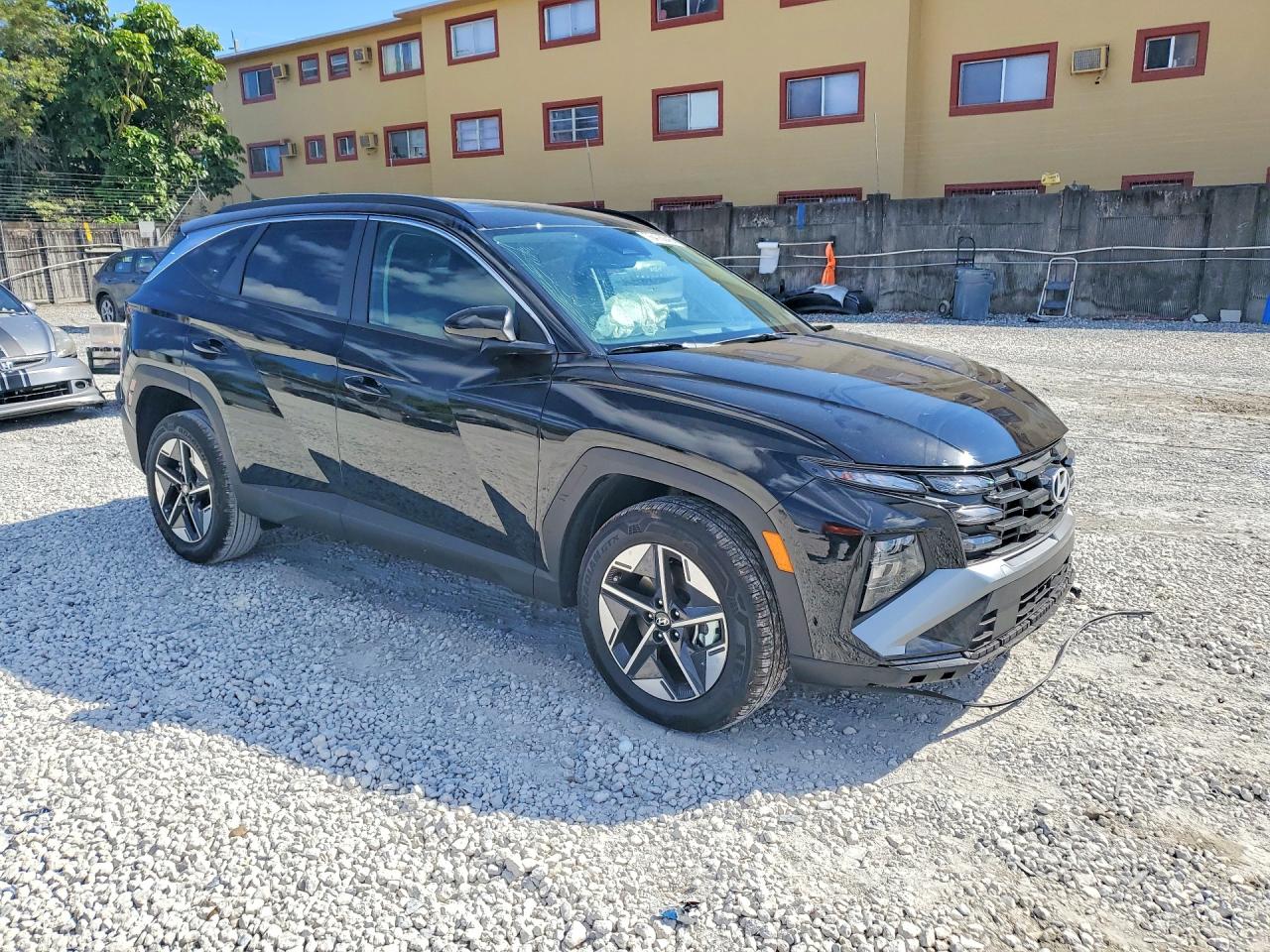 2026 HYUNDAI TUCSON SEL photo 4