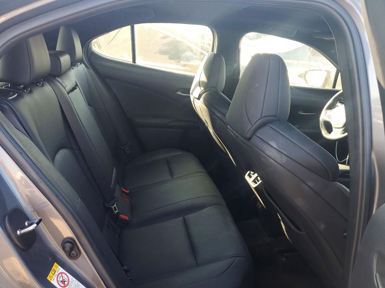 2019 LEXUS UX 200 photo 28