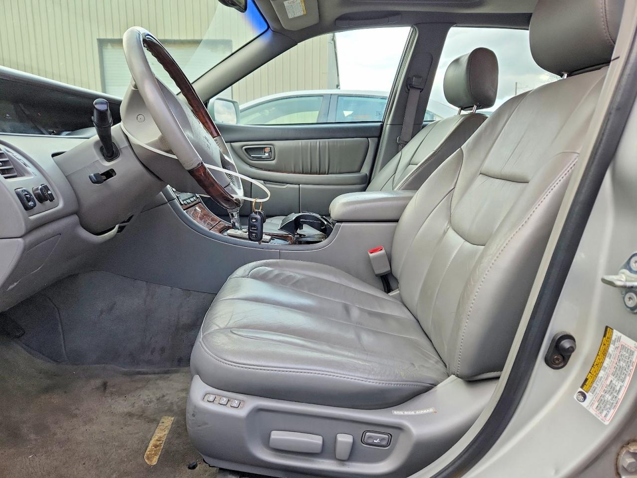 2004 TOYOTA AVALON XL photo 13