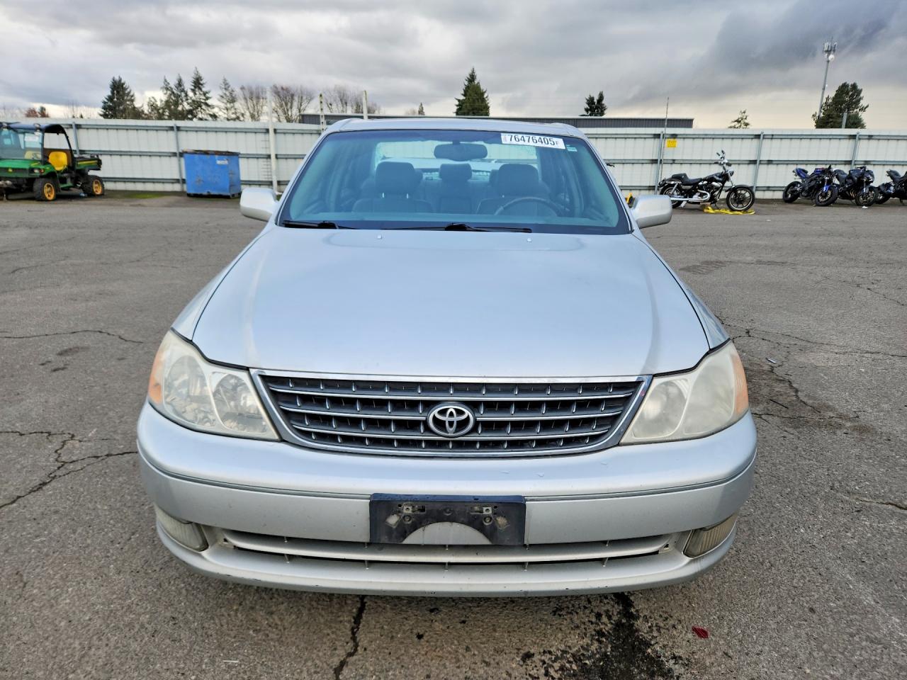 2004 TOYOTA AVALON XL photo 9