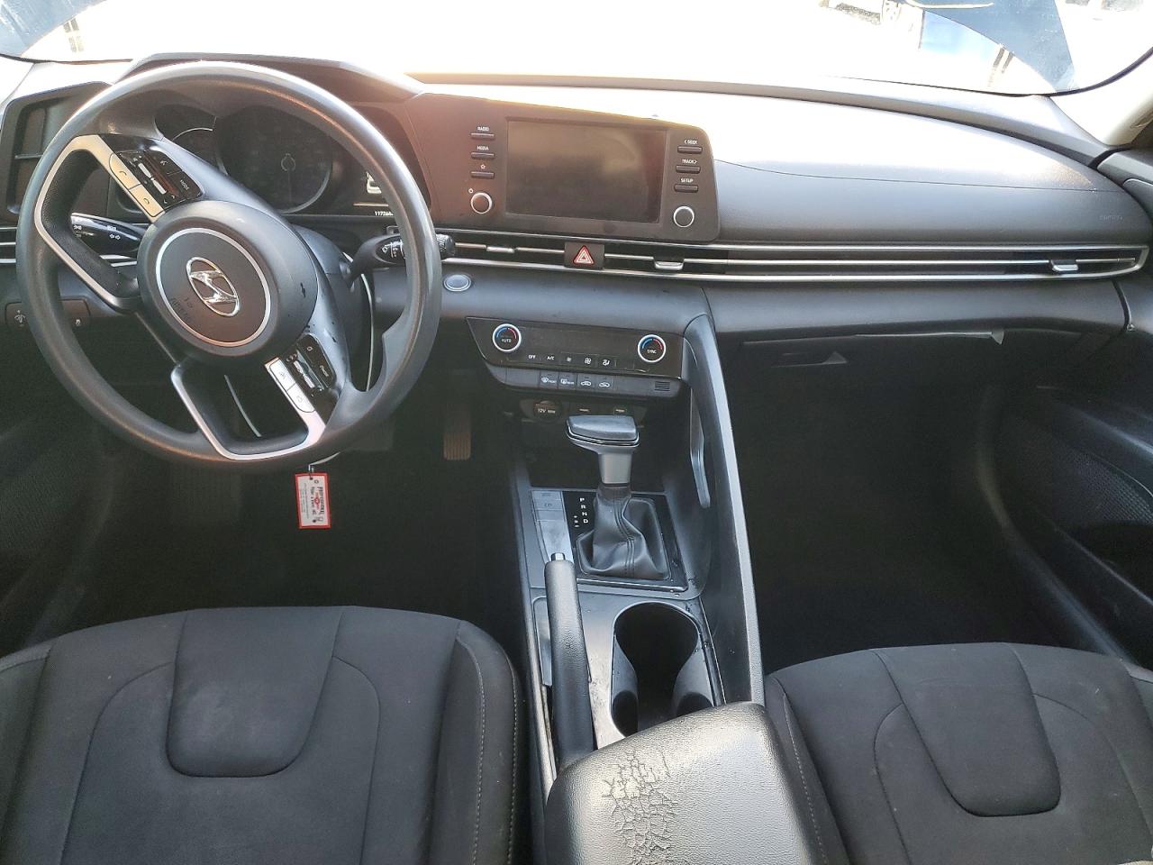 2023 HYUNDAI ELANTRA SEL photo 15