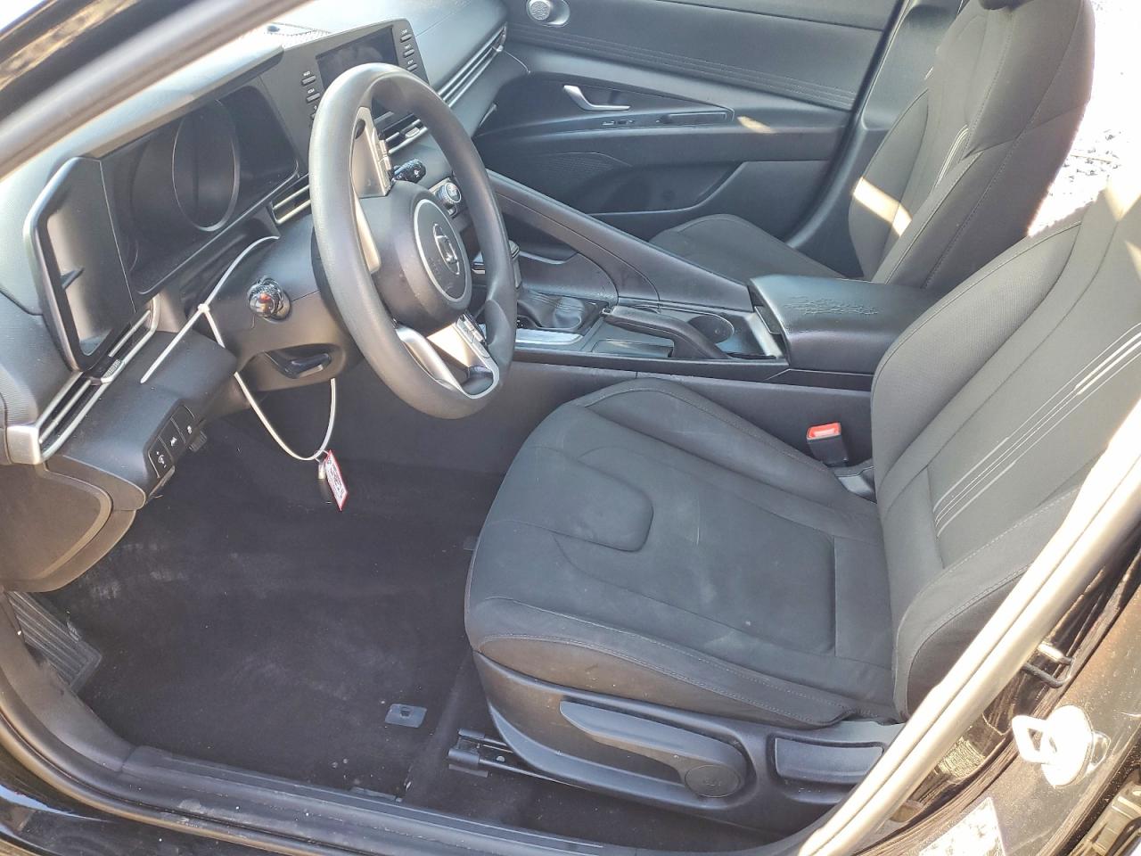 2023 HYUNDAI ELANTRA SEL photo 13