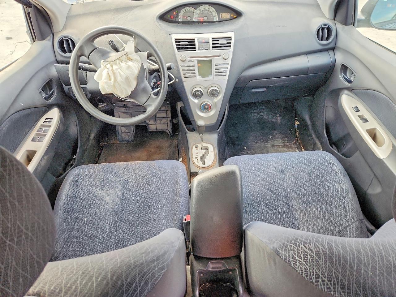 2007 TOYOTA YARIS BASE photo 8