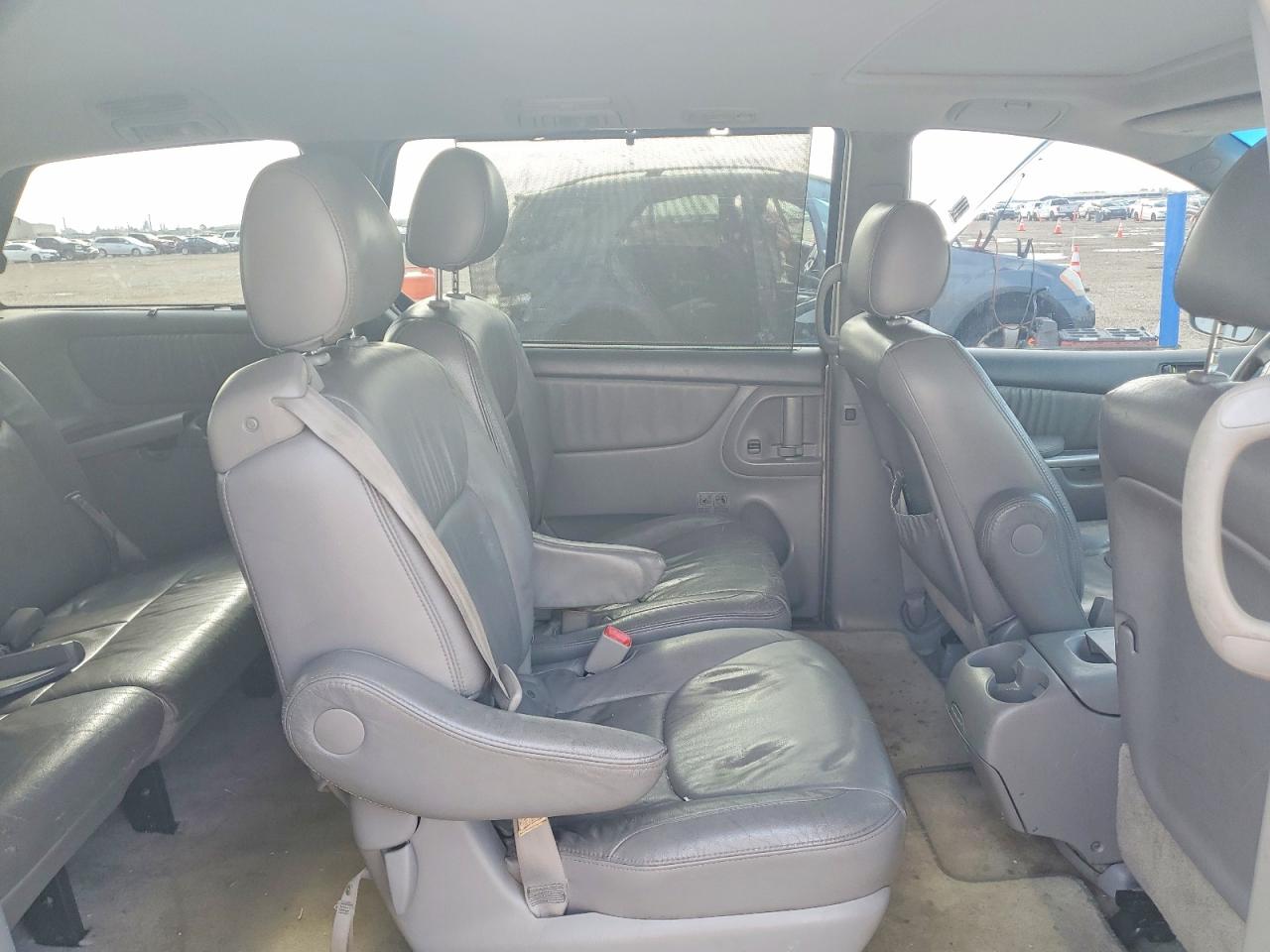 2008 TOYOTA SIENNA XLE photo 11