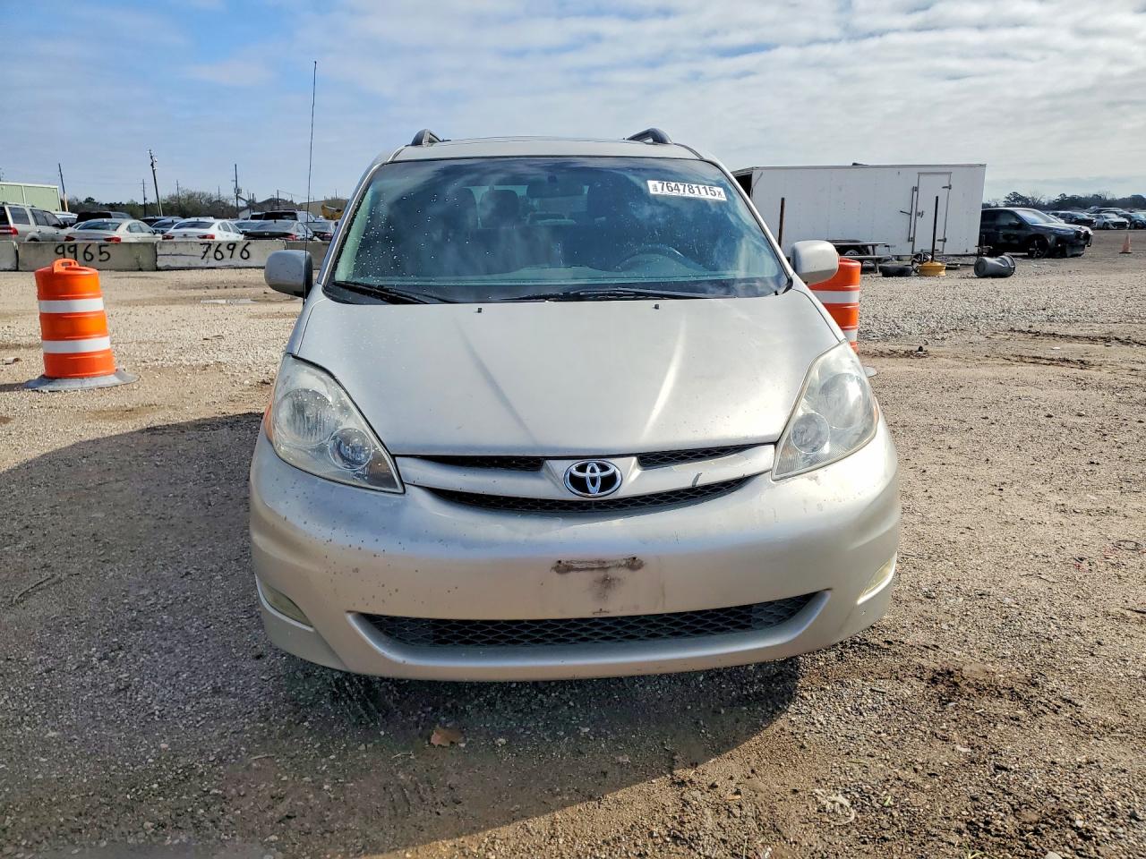 2008 TOYOTA SIENNA XLE photo 5