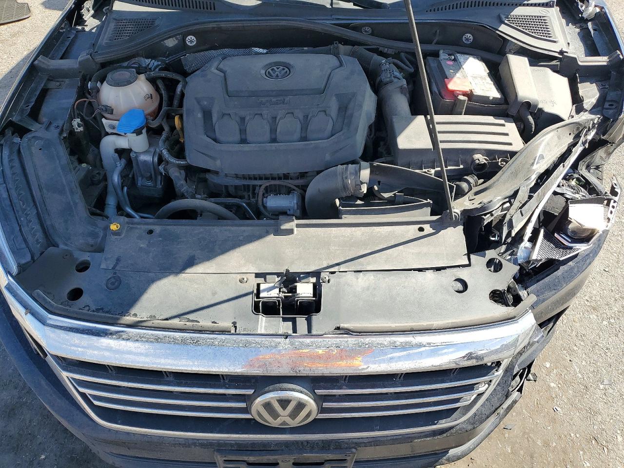 2021 VOLKSWAGEN PASSAT SE photo 21