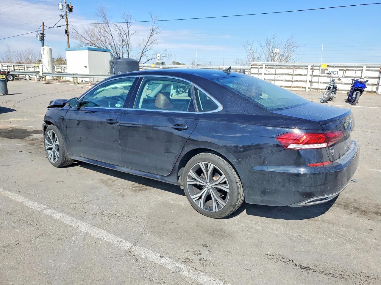 2021 VOLKSWAGEN PASSAT SE photo 3