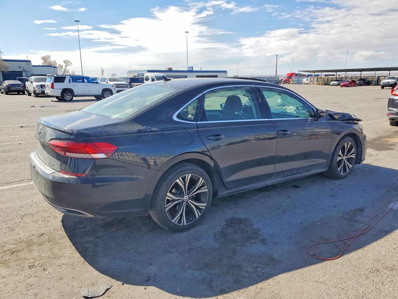 2021 VOLKSWAGEN PASSAT SE photo 5