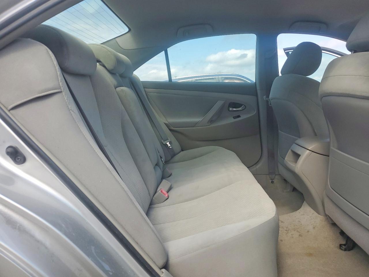 2009 TOYOTA CAMRY BASE photo 10