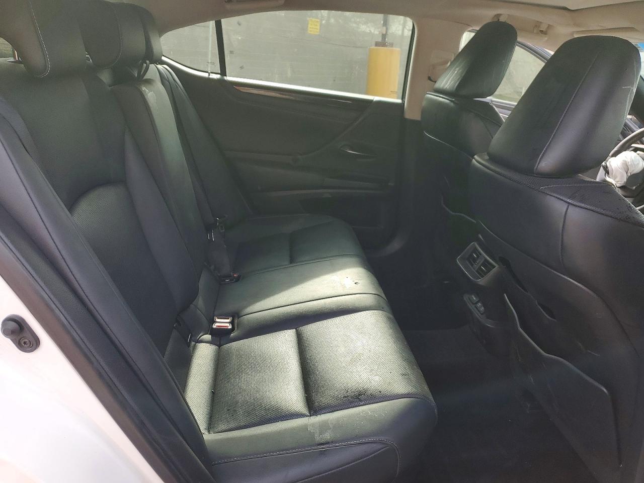 2021 LEXUS ES 300H BASE photo 10