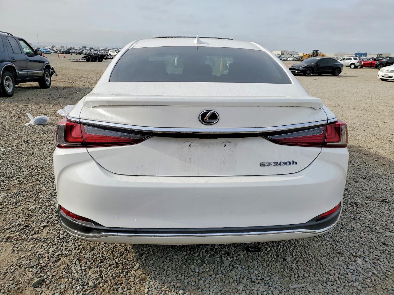 2021 LEXUS ES 300H BASE photo 6