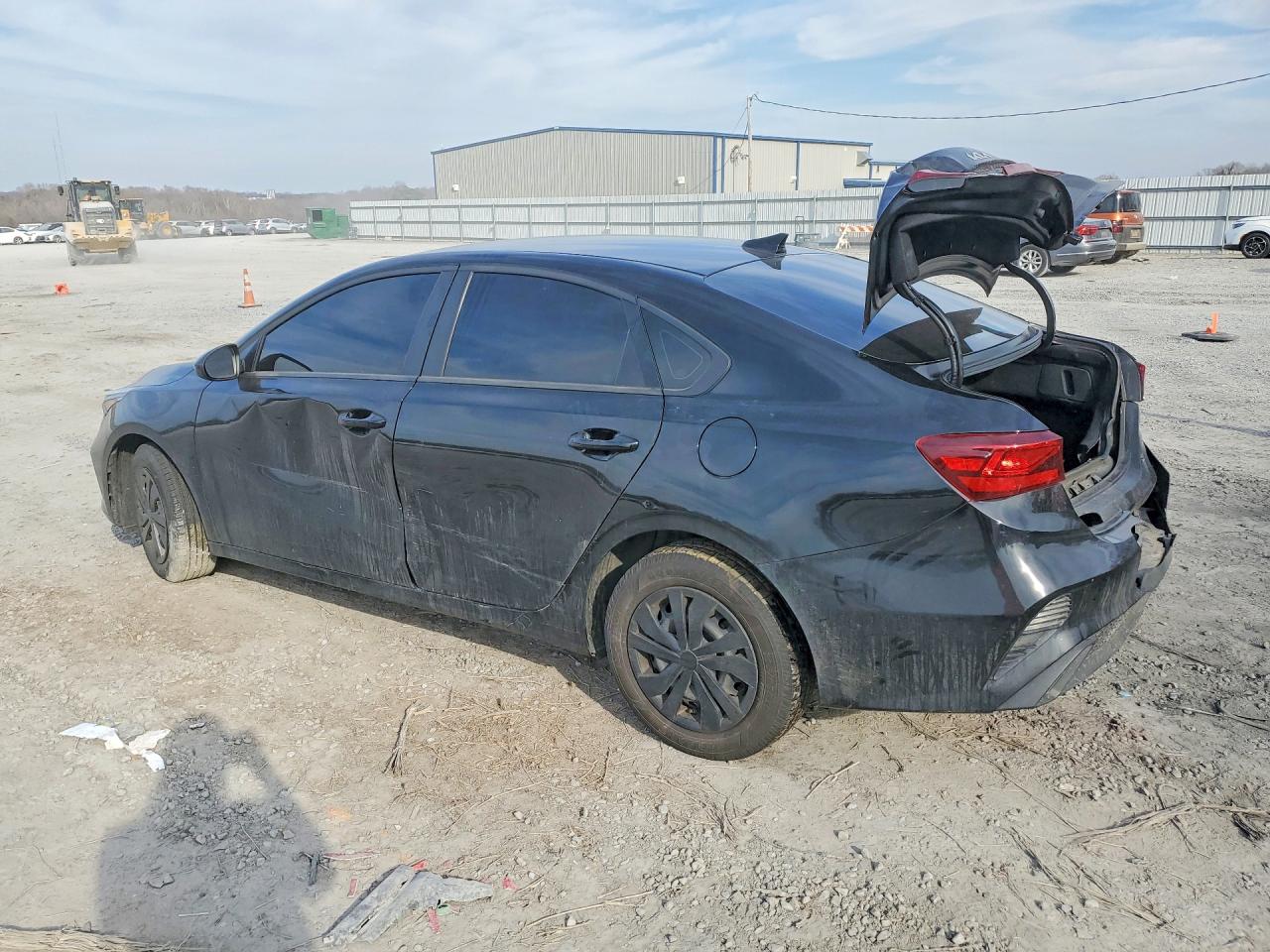 2024 KIA FORTE photo 4