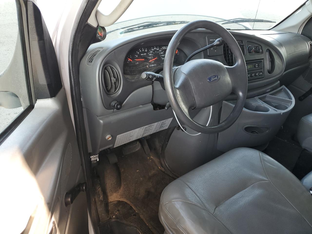 2007 FORD ECONOLINE E450 SUPER DUTY CUTAWAY VAN photo 8