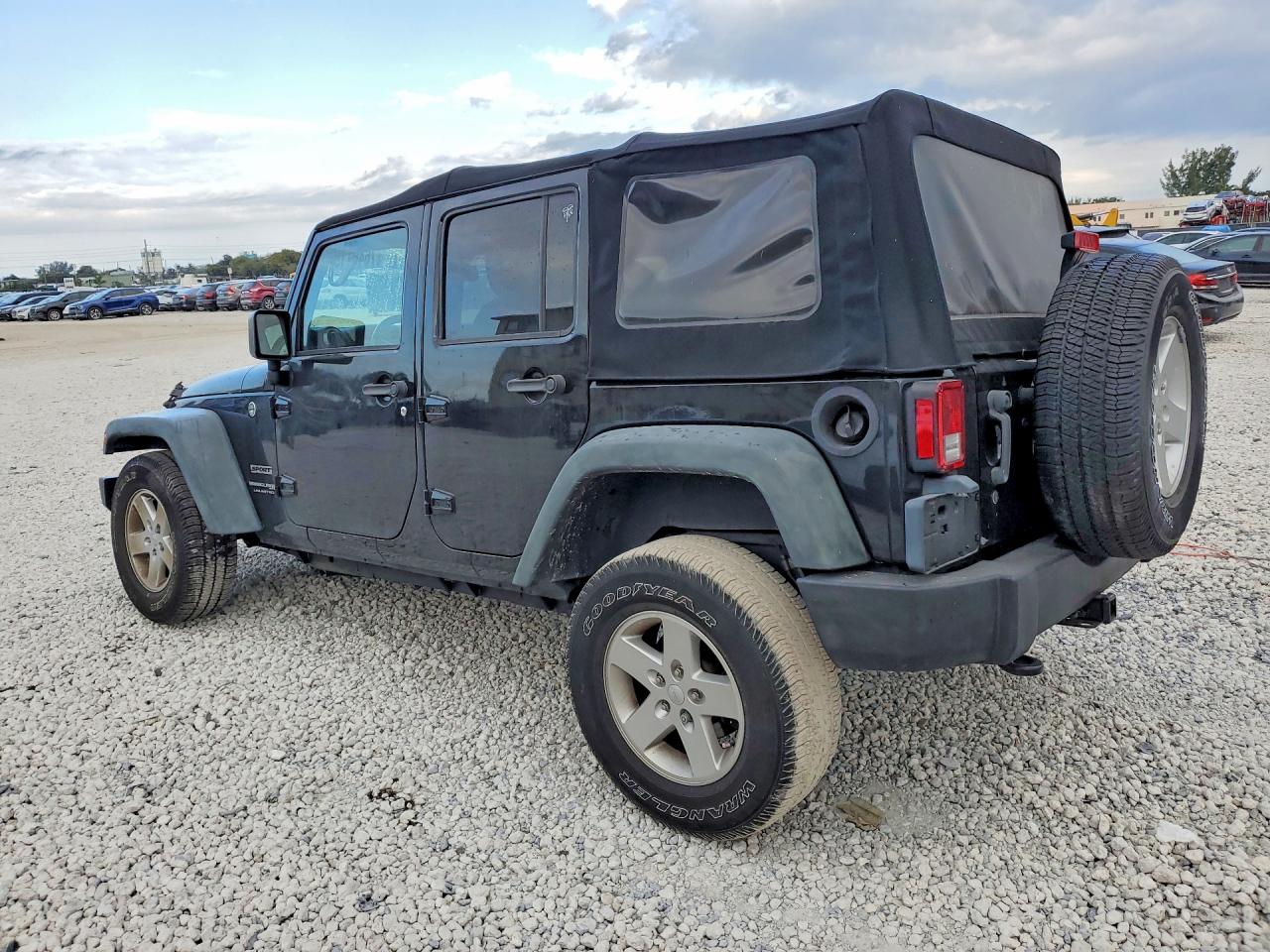 2018 JEEP WRANGLER UNLIMITED SPORT photo 4