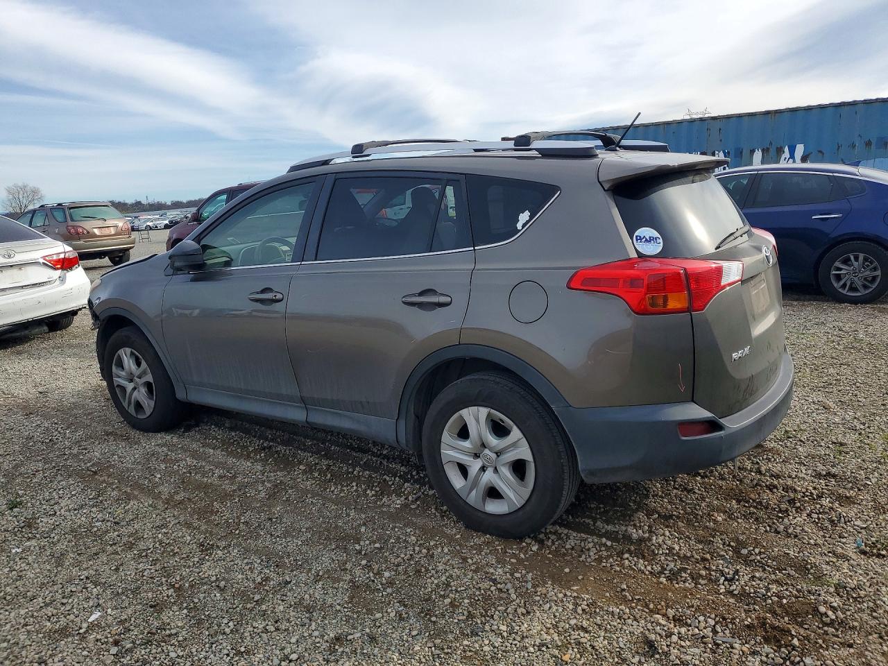 2013 TOYOTA RAV4 LE photo 3