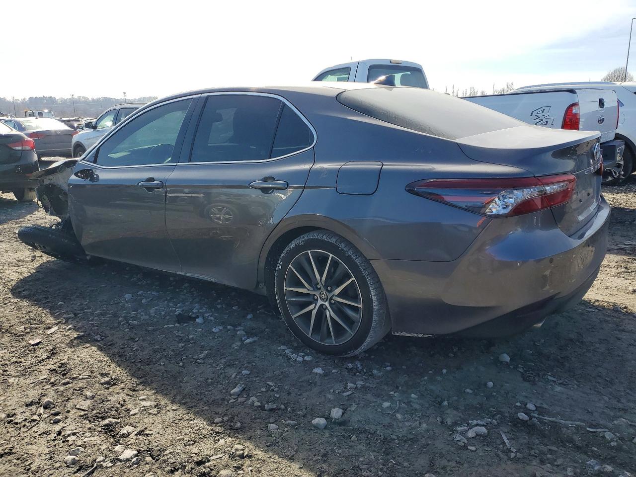 2023 TOYOTA CAMRY XLE photo 4