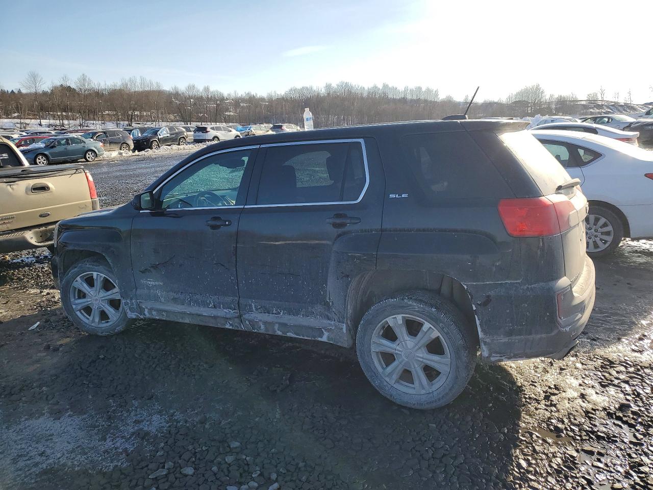 2017 GMC TERRAIN SLE photo 2