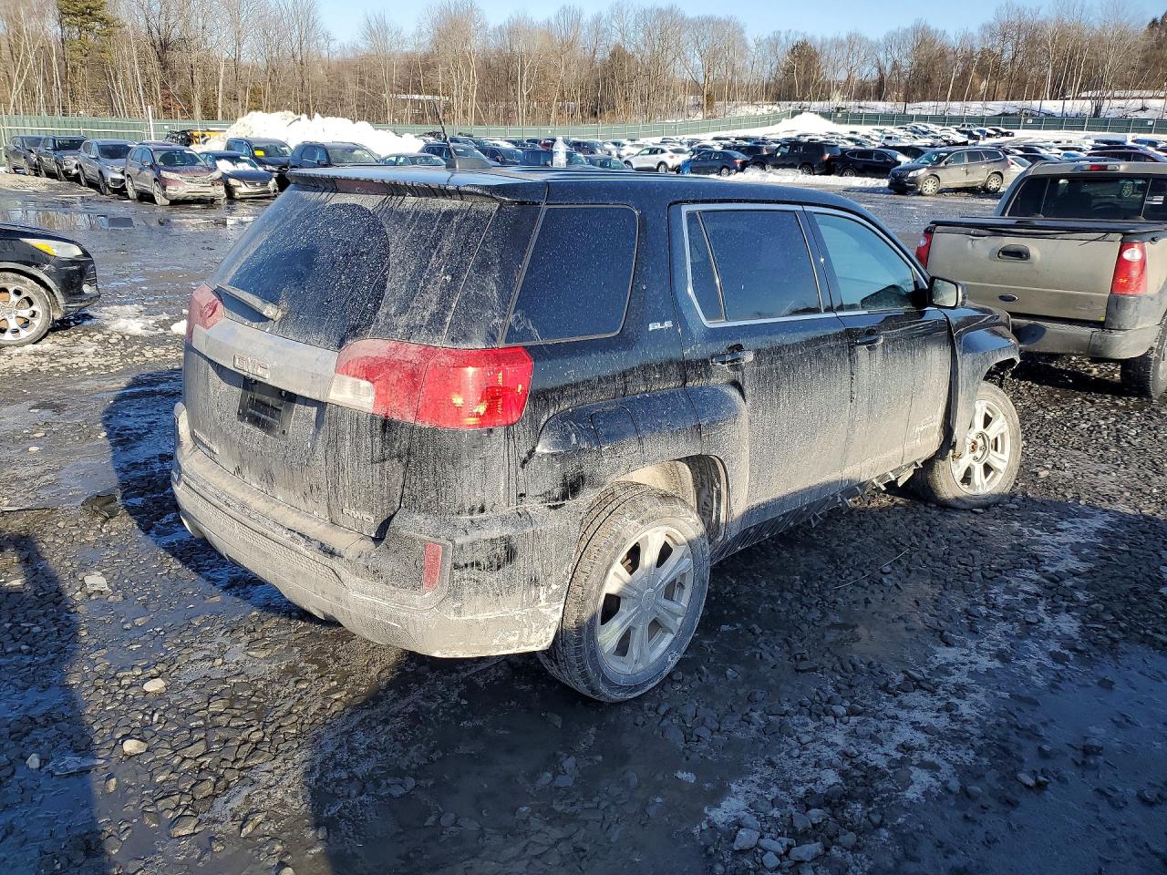 2017 GMC TERRAIN SLE photo 3