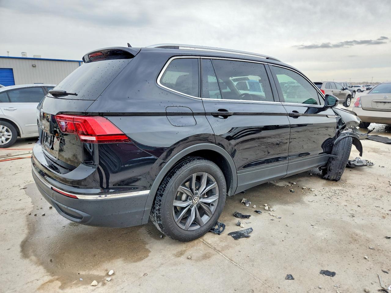 2024 VOLKSWAGEN TIGUAN SE photo 3