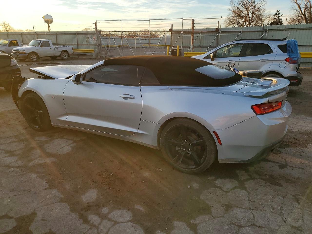 2017 CHEVROLET CAMARO LT photo 2